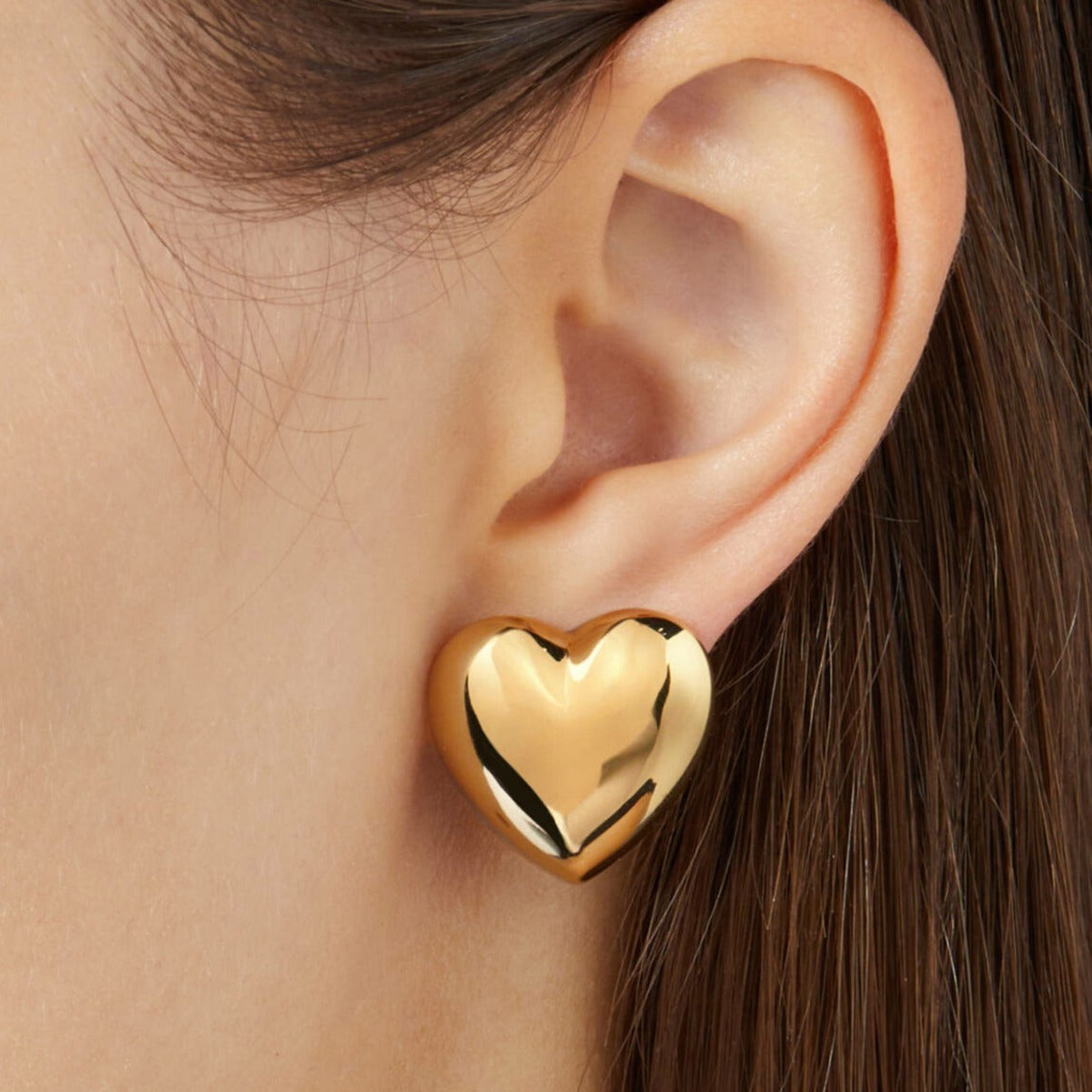 Designer Model Exaggerated Large Love Heart Stud Earrings Stainless Steel Electroplating 18K